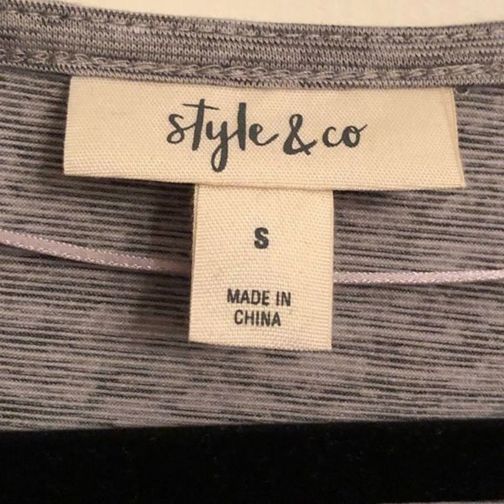 Style & Co Embracing Fleur Gray Top (Small) - Picture 7 of 10